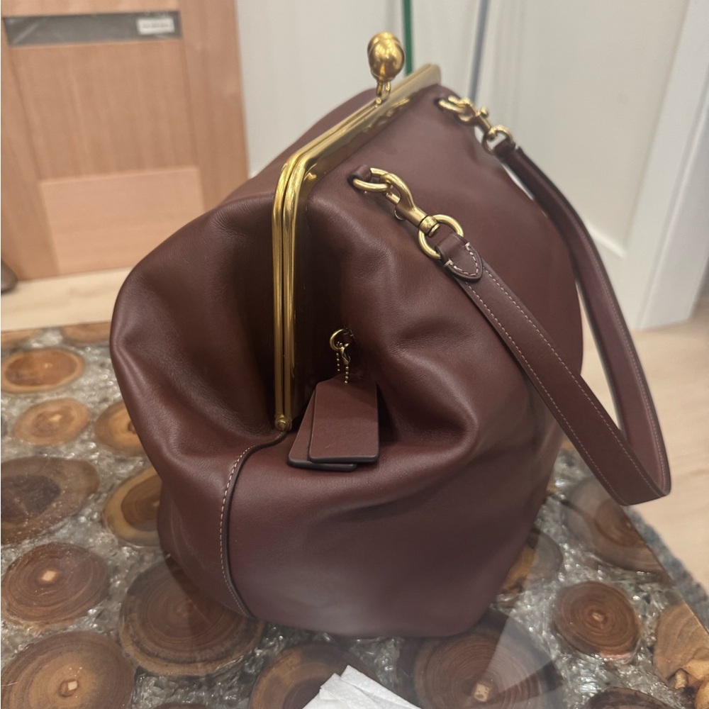 Coach kisslock dark brown with coach create pins - Picture 2 of 4